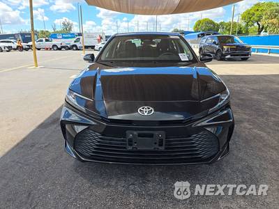 2025 Toyota Camry LE - zdjęcie 2 z 25 - miniatura