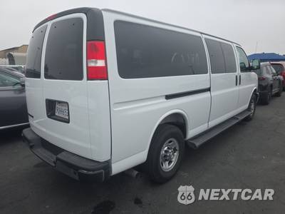 2025 Chevrolet Express 3500 Passenger Van LT 1LT 155.1" WB - zdjęcie 4 z 33 - miniatura
