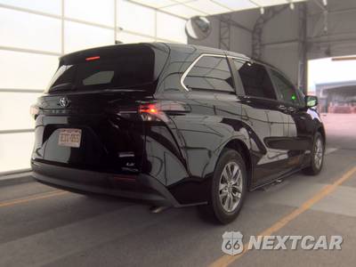 2025 Toyota Sienna LE 8-Passenger 120.5" WB - zdjęcie 4 z 28 - miniatura