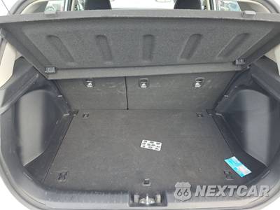 2025 Hyundai Venue SEL - zdjęcie 16 z 23 - miniatura