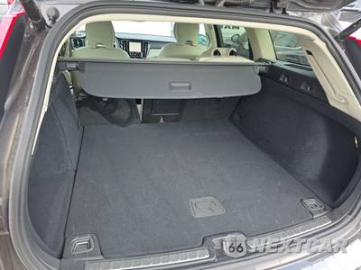 2025 Volvo V60 Cross Country B5 Plus - zdjęcie 16 z 28 - miniatura