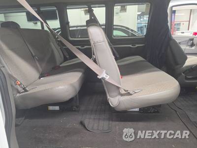 2025 Chevrolet Express 3500 Passenger Van LT 1LT 155.1" WB - zdjęcie 13 z 29 - miniatura