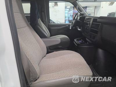 2025 Chevrolet Express 3500 Passenger Van LT 1LT 155.1" WB - zdjęcie 8 z 29 - miniatura