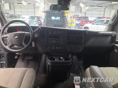 2025 Chevrolet Express 3500 Passenger Van LT 1LT 155.1" WB - zdjęcie 11 z 29 - miniatura