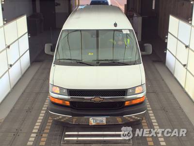 2025 Chevrolet Express 3500 Passenger Van LT 1LT 155.1" WB - zdjęcie 2 z 29 - miniatura