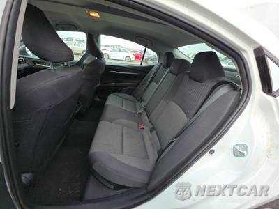 2025 Toyota Camry LE - zdjęcie 13 z 30 - miniatura