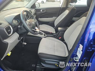 2025 Hyundai Venue SEL - zdjęcie 7 z 17 - miniatura