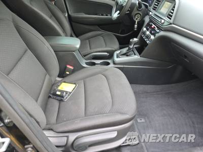 2020 Hyundai Elantra SE Sedan - zdjęcie 8 z 32 - miniatura