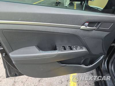 2020 Hyundai Elantra SE Sedan - zdjęcie 9 z 32 - miniatura