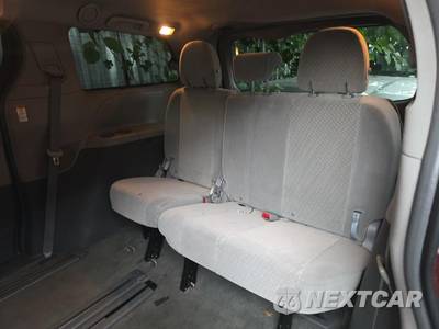 2018 Toyota Sienna LE 8-Passenger 119.3" WB - zdjęcie 17 z 32 - miniatura