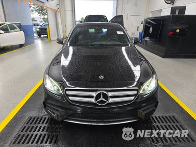 2020 Mercedes-Benz E 450 4MATIC Sedan - zdjęcie 2 z 27 - miniatura