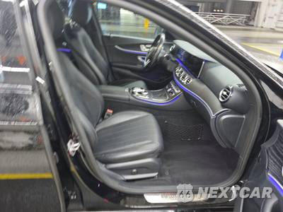 2020 Mercedes-Benz E 450 4MATIC Sedan - zdjęcie 8 z 27 - miniatura