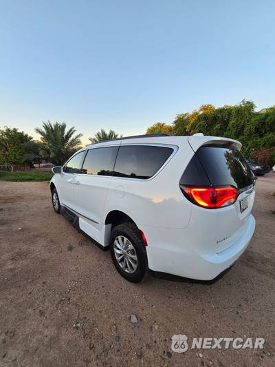 2017 Chrysler Pacifica Touring L 121.6" WB - zdjęcie 14 z 50 - miniatura