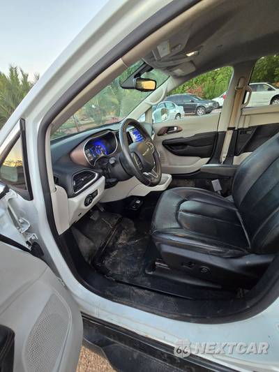 2017 Chrysler Pacifica Touring L 121.6" WB - zdjęcie 29 z 50 - miniatura
