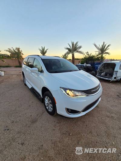 2017 Chrysler Pacifica Touring L 121.6" WB - zdjęcie 6 z 50 - miniatura