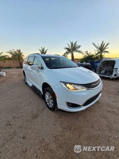 2017 Chrysler Pacifica Touring L 121.6" WB - zdjęcie 7 z 50 - miniatura