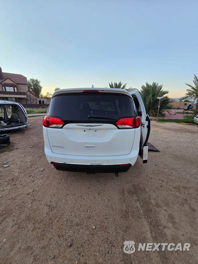2017 Chrysler Pacifica Touring L 121.6" WB - zdjęcie 48 z 50 - miniatura
