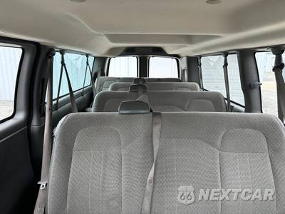 2020 Chevrolet Express 3500 Passenger Van LS 1LS 155.1" WB - zdjęcie 34 z 50 - miniatura