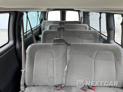 2020 Chevrolet Express 3500 Passenger Van LS 1LS 155.1" WB - zdjęcie 35 z 50 - miniatura