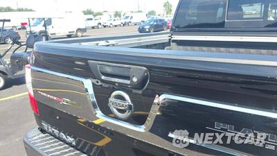 2018 Nissan TITAN Platinum Reserve Crew Cab Short Bed - zdjęcie 21 z 27 - miniatura