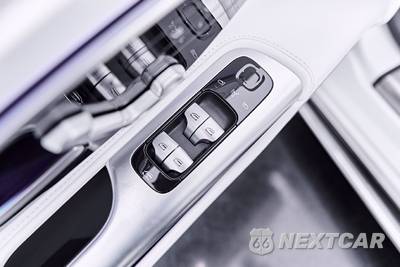 2026 Mercedes-Benz Maybach SL 680 Monogram Series - zdjęcie 47 z 50 - miniatura