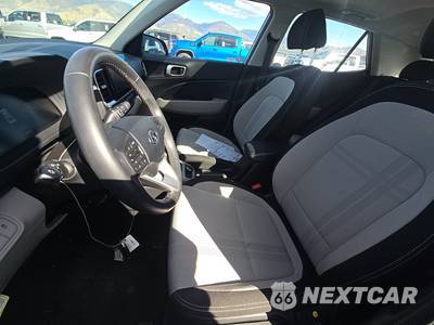 2025 Hyundai Venue SEL - zdjęcie 7 z 28 - miniatura