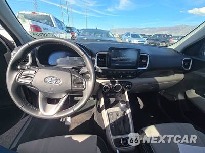 2025 Hyundai Venue SEL - zdjęcie 11 z 28 - miniatura