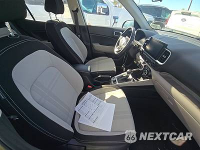 2025 Hyundai Venue SEL - zdjęcie 8 z 28 - miniatura