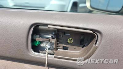 2004 Toyota Camry LE - zdjęcie 35 z 37 - miniatura