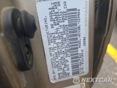 2004 Toyota Camry LE - zdjęcie 14 z 37 - miniatura
