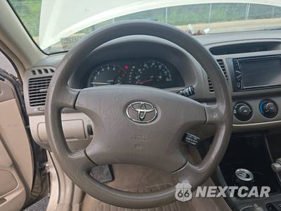 2004 Toyota Camry LE - zdjęcie 10 z 37 - miniatura