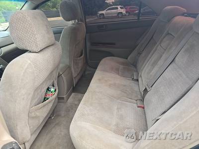 2004 Toyota Camry LE - zdjęcie 13 z 37 - miniatura