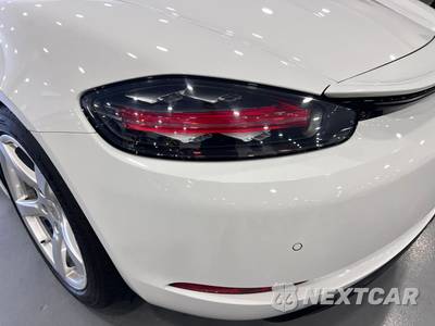2018 Porsche 718 Boxster - zdjęcie 9 z 32 - miniatura