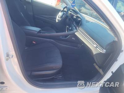 2025 Hyundai Elantra SEL Convenience - zdjęcie 8 z 18 - miniatura