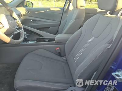 2025 Hyundai Elantra SEL Convenience - zdjęcie 7 z 17 - miniatura
