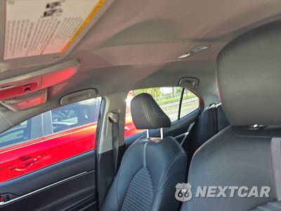 2018 Toyota Camry SE - zdjęcie 17 z 18 - miniatura