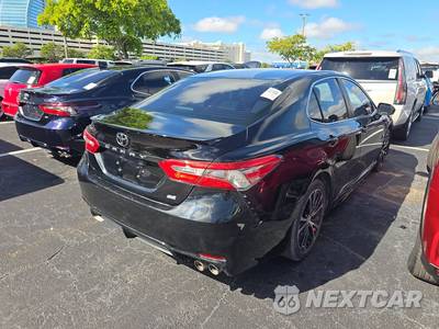 2018 Toyota Camry SE - zdjęcie 4 z 18 - miniatura
