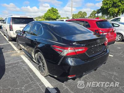 2018 Toyota Camry SE - zdjęcie 6 z 18 - miniatura