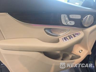 2021 Mercedes-Benz GLC 300 4MATIC - zdjęcie 9 z 22 - miniatura