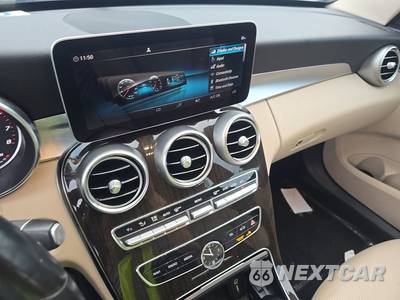 2019 Mercedes-Benz C 300 4MATIC Sedan - zdjęcie 11 z 47 - miniatura