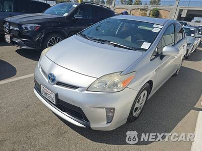 2015 Toyota Prius Two - zdjęcie 1 z 39 - miniatura