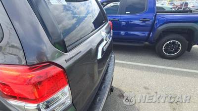 2011 Toyota 4Runner SR5 - zdjęcie 24 z 48 - miniatura