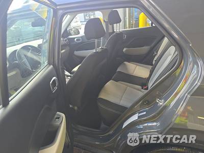 2025 Hyundai Venue SEL - zdjęcie 13 z 27 - miniatura