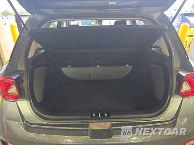 2025 Hyundai Venue SEL - zdjęcie 16 z 27 - miniatura