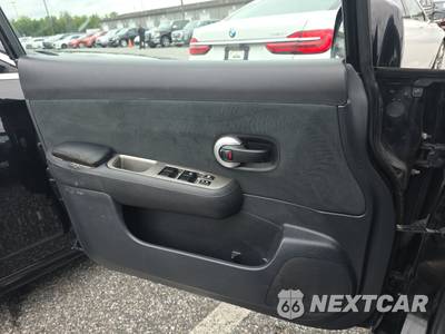 2012 Nissan Versa 1.8 S Hatchback - zdjęcie 9 z 17 - miniatura