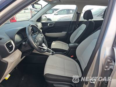 2025 Hyundai Venue SEL - zdjęcie 7 z 39 - miniatura