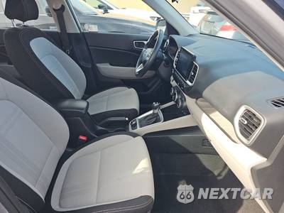2025 Hyundai Venue SEL - zdjęcie 8 z 39 - miniatura