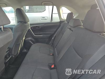 2025 Toyota RAV4 LE - zdjęcie 13 z 41 - miniatura