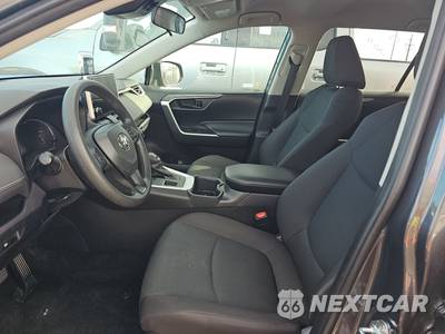 2025 Toyota RAV4 LE - zdjęcie 7 z 41 - miniatura