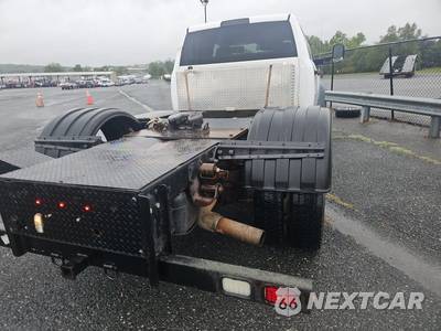 2016 Ram 5500 Cab Chassis Tradesman Crew Cab DRW - zdjęcie 4 z 29 - miniatura